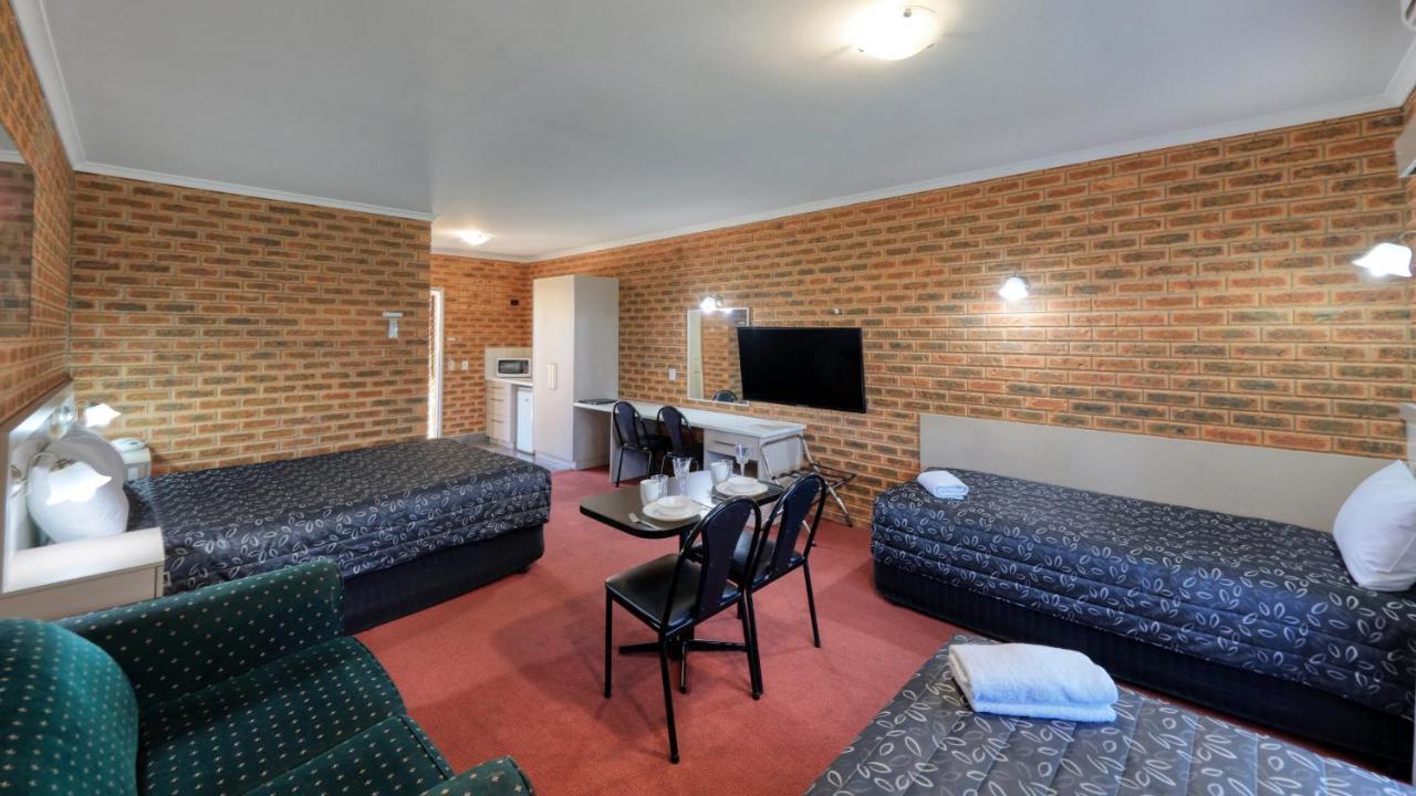 Motel Glider
