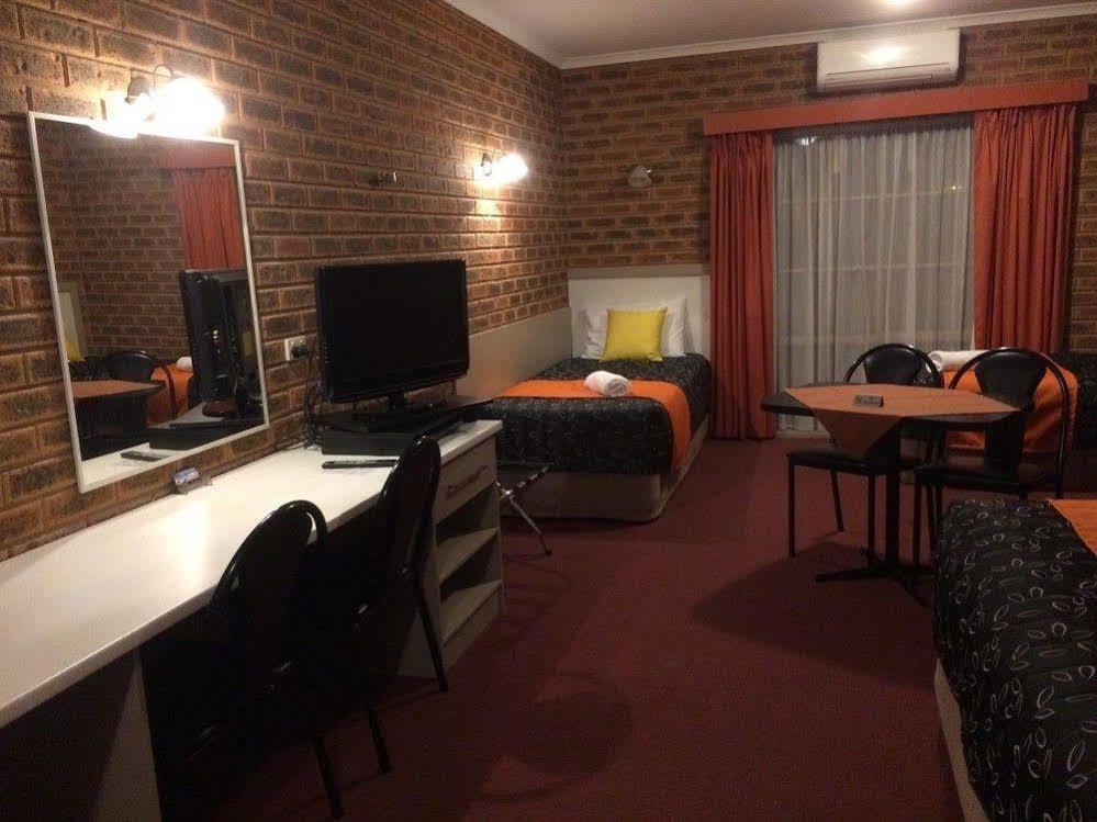 Motel Glider 4*